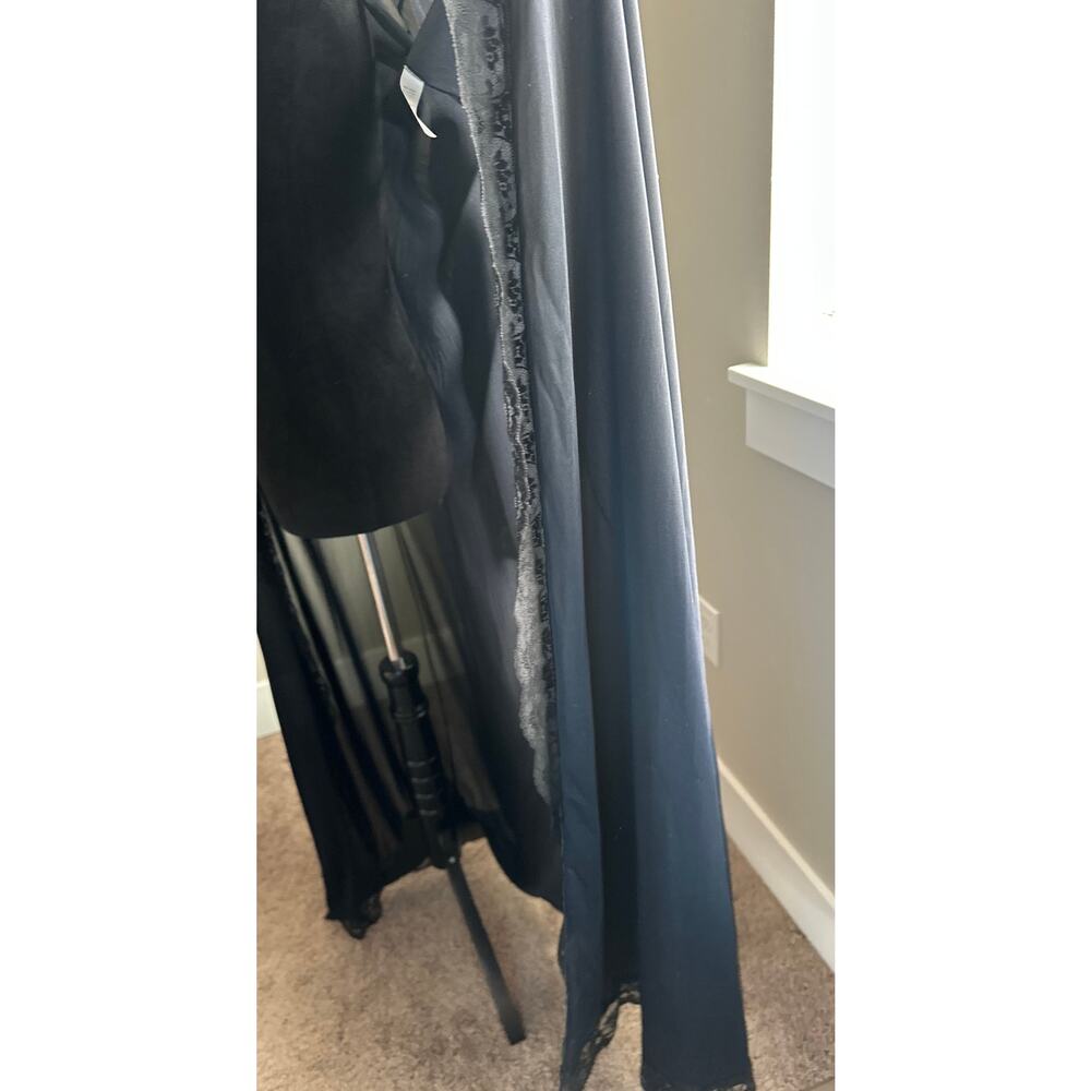 Olga Black Lace-Trim Long Robe - Picture 6 of 8